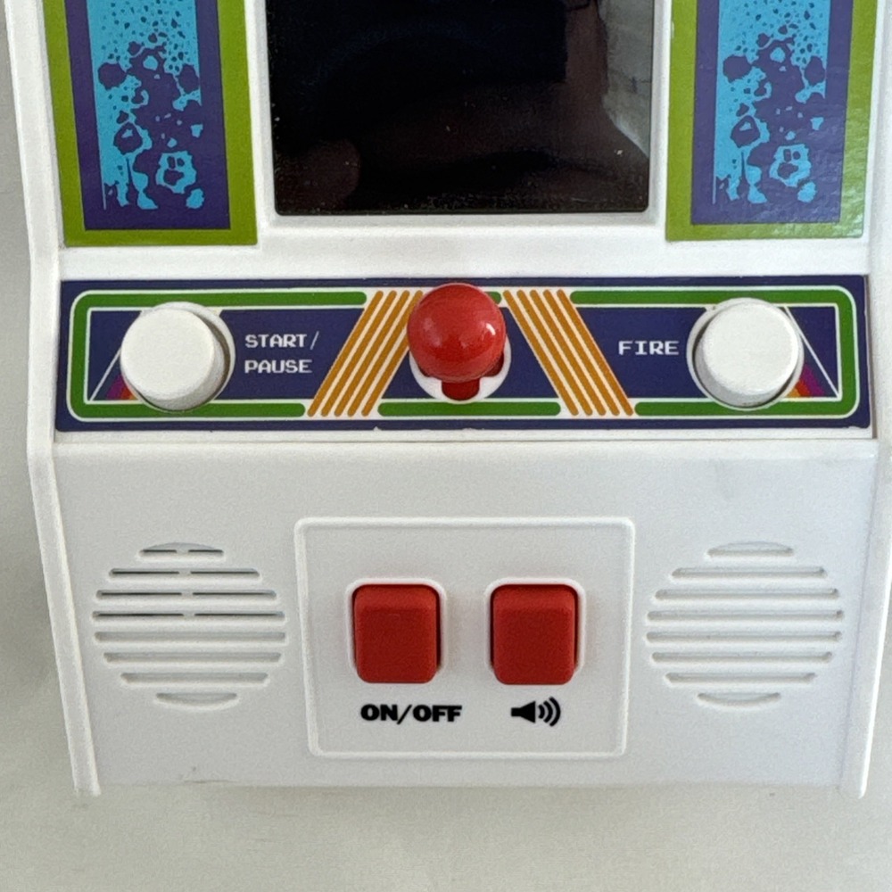Vintage 1981 Centipede Atari Handheld Mini Arcade Video Game Tested‎ Works - Picture 2 of 16